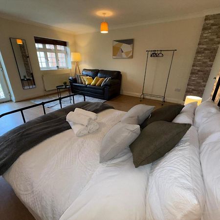 Hotel Redhill Residential Zewnętrze zdjęcie