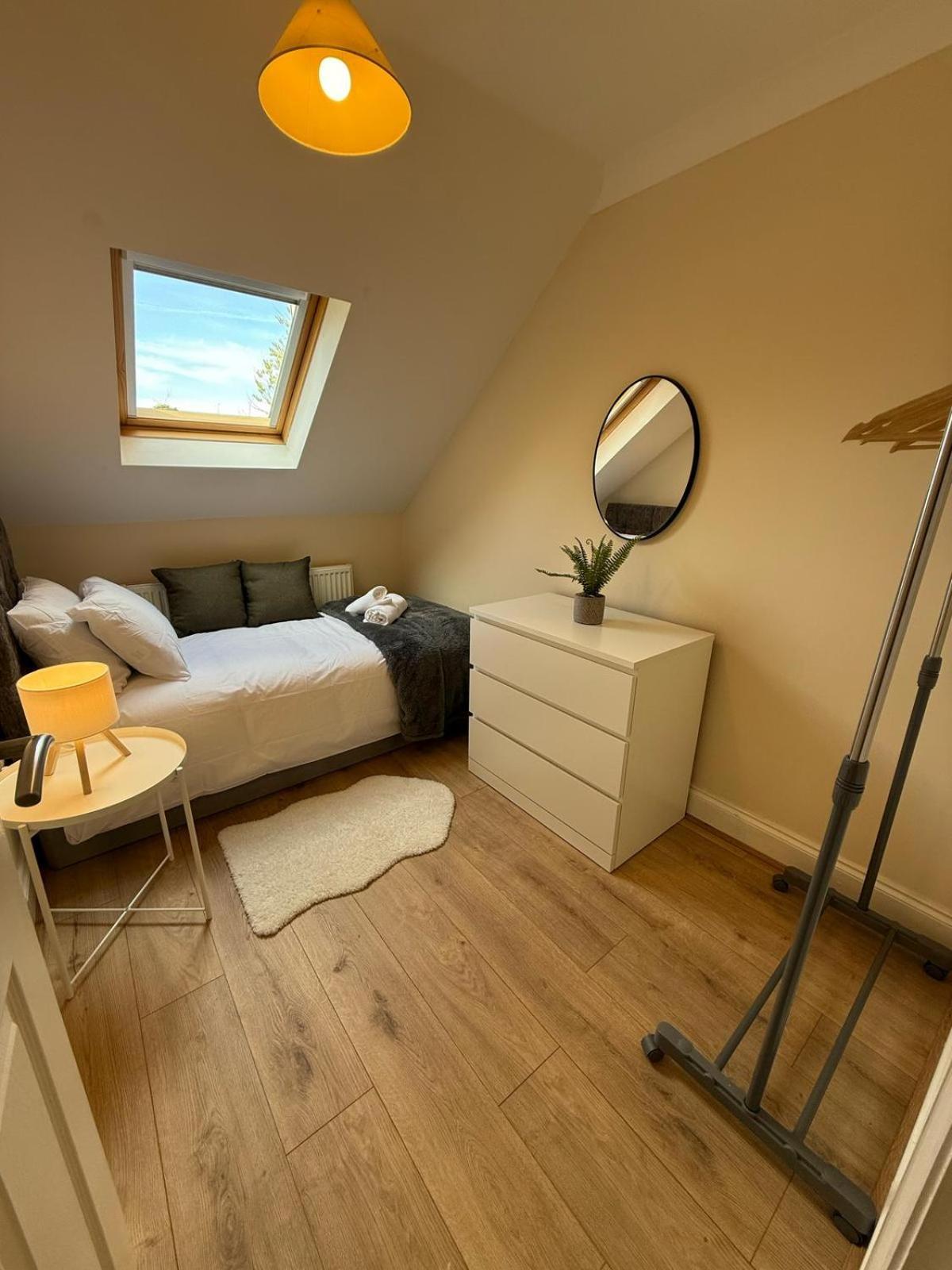 Hotel Redhill Residential Zewnętrze zdjęcie