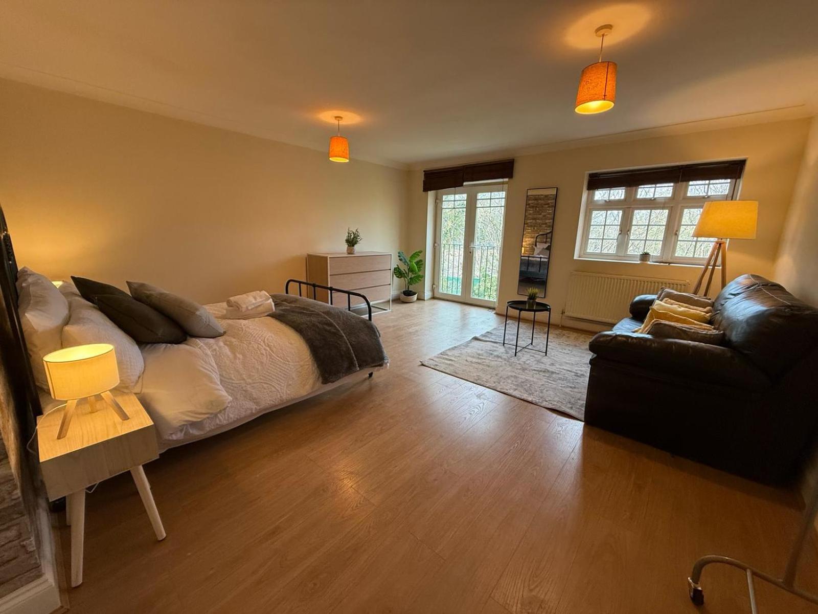 Hotel Redhill Residential Zewnętrze zdjęcie
