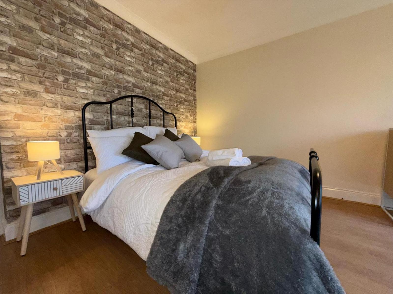 Hotel Redhill Residential Zewnętrze zdjęcie