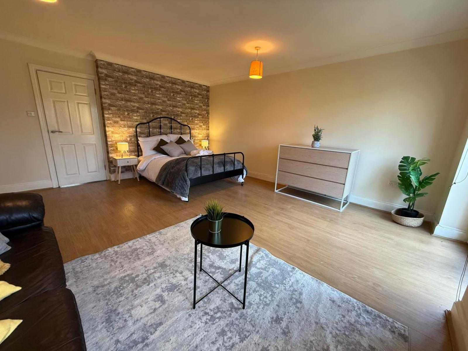 Hotel Redhill Residential Zewnętrze zdjęcie