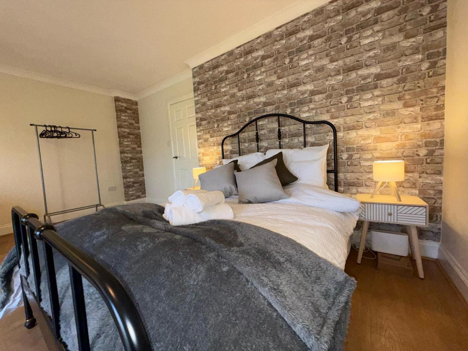 Hotel Redhill Residential Zewnętrze zdjęcie