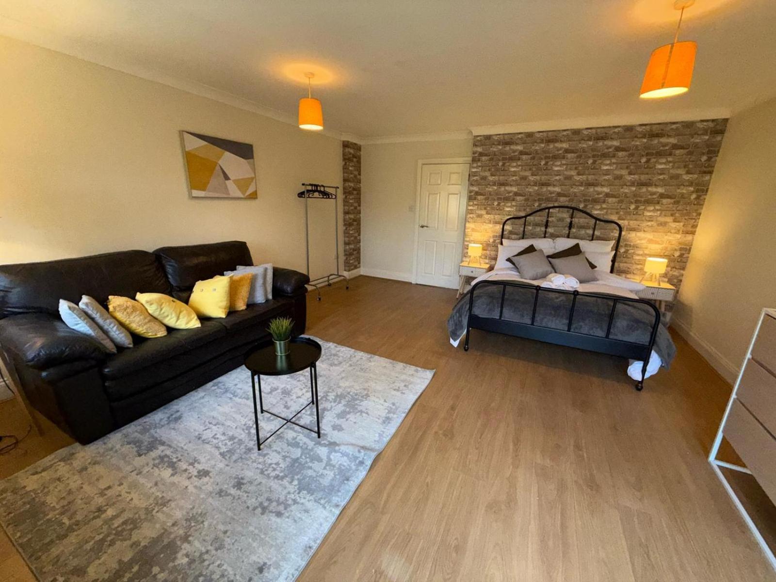 Hotel Redhill Residential Zewnętrze zdjęcie