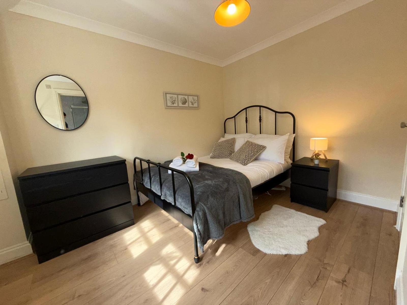 Hotel Redhill Residential Zewnętrze zdjęcie