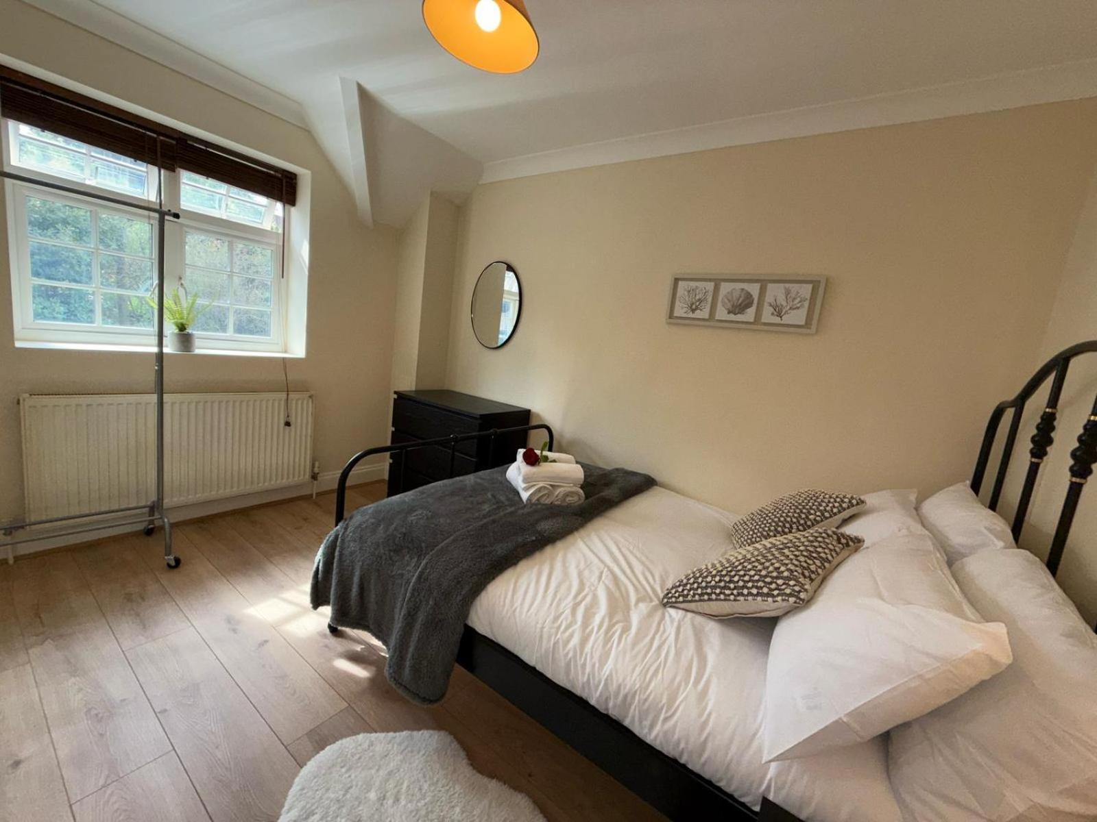 Hotel Redhill Residential Zewnętrze zdjęcie